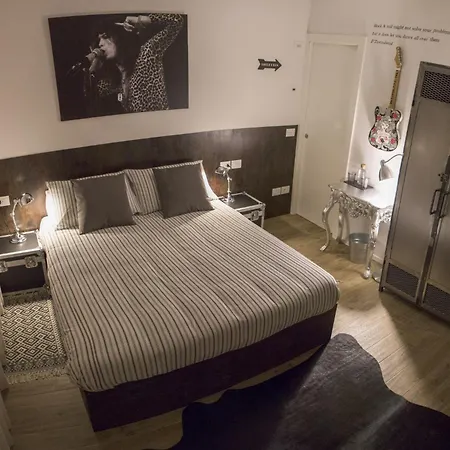 Lullaby فندق مبيت وإفطار 3*